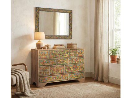 Designová komoda orientálního stylu v interiéru