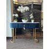 Designová umělá orchidej v interiéru