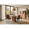 Designový jídelní stůl z mangového dřeva v interiéru